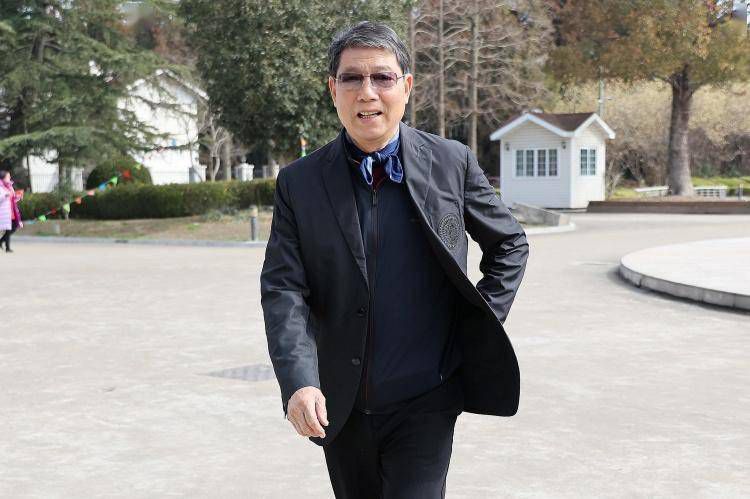 好爽要高潮了再深点男男